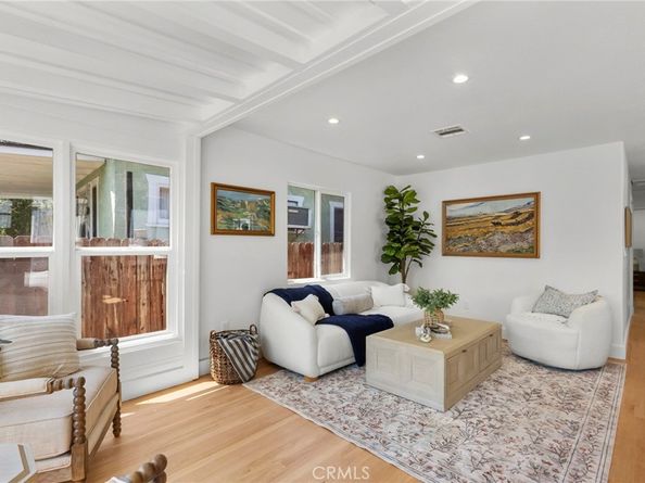 3705 S St Andrews, Los Angeles CA 90018