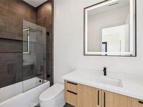 5280 Sanchez, Los Angeles CA 90008