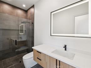 5280 Sanchez, Los Angeles CA 90008