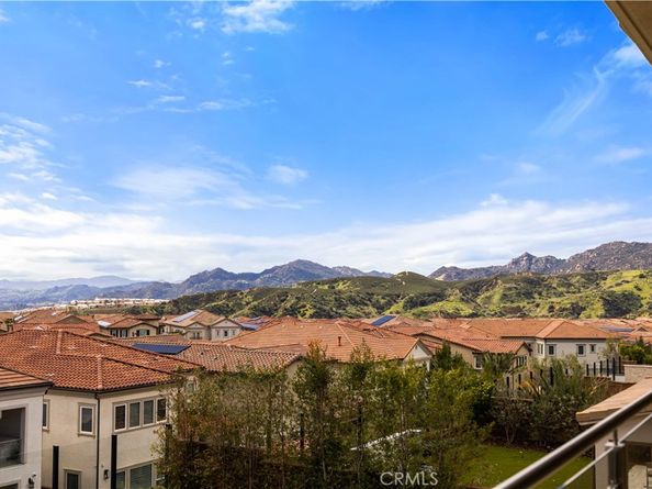 20564 W Bluebird Court, Porter Ranch CA 91326