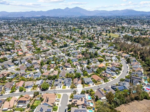 25252 Calero Avenue, Laguna Hills CA 92653
