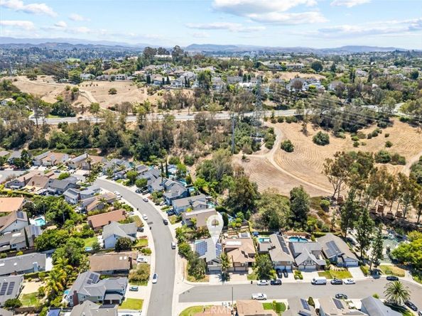 25252 Calero Avenue, Laguna Hills CA 92653