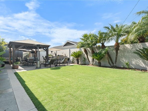 15432 Hanover Lane, Huntington Beach CA 92647