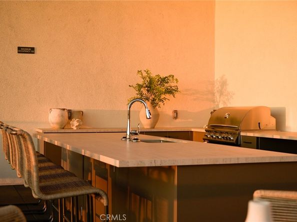414 Main Street 330, Huntington Beach CA 92648