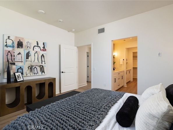 414 Main Street 330, Huntington Beach CA 92648