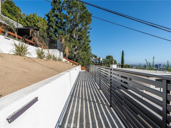 2648 Rutherford Dr, Los Angeles CA 90068