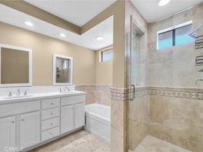 48 Wetstone #39, Irvine CA 92604