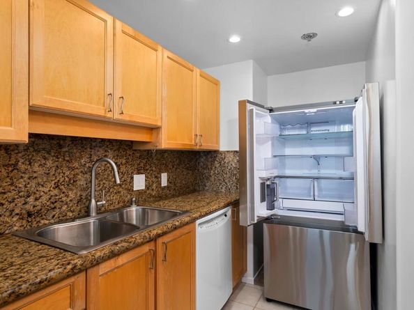 3890 Nobel Drive 1706, San Diego CA 92122