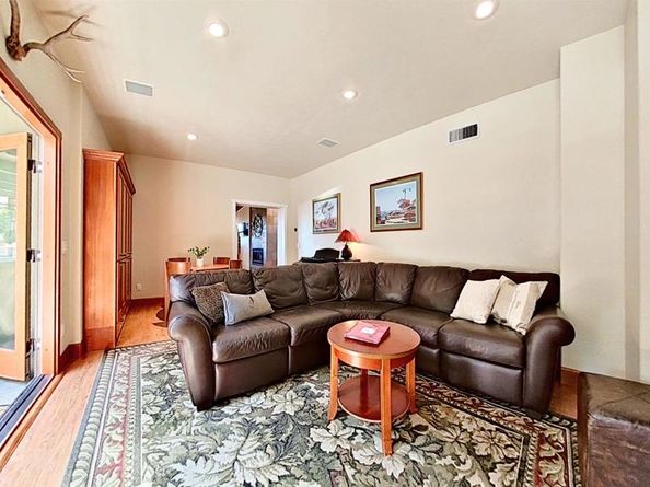 2195 Basswood Avenue, Carlsbad CA 92008