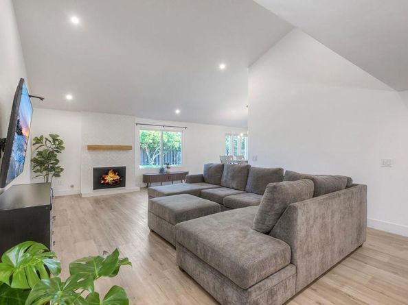 16955 Vinaruz Place, San Diego CA 92128