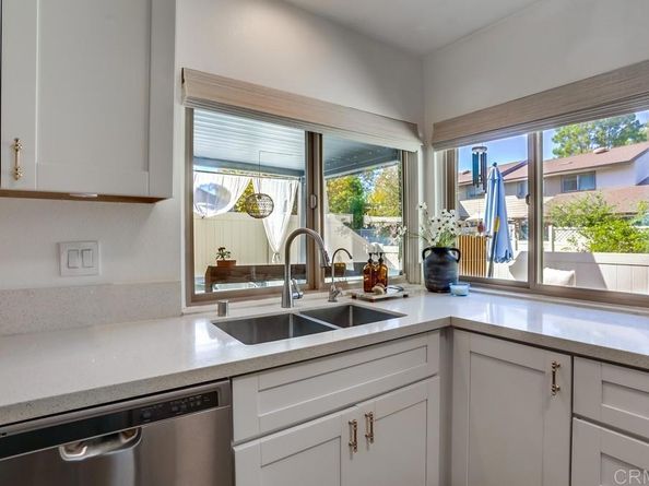 228 Crestview Glen, Escondido CA 92026