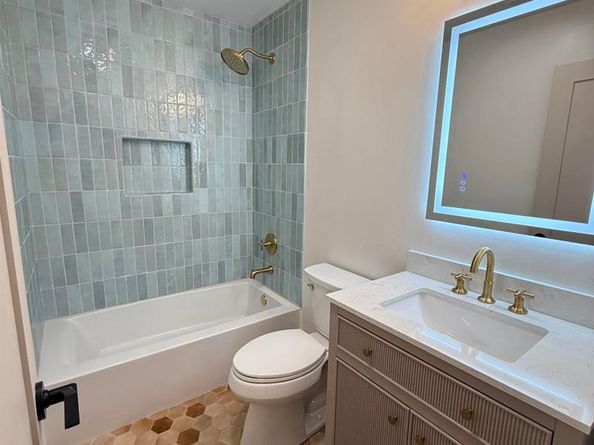 10296 Baroness Avenue, San Diego CA 92126