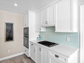 697 Ocean View Avenue, Encinitas CA 92024