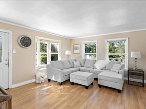 697 Ocean View Avenue, Encinitas CA 92024