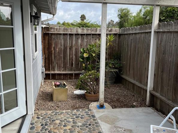 697 Ocean View Avenue, Encinitas CA 92024