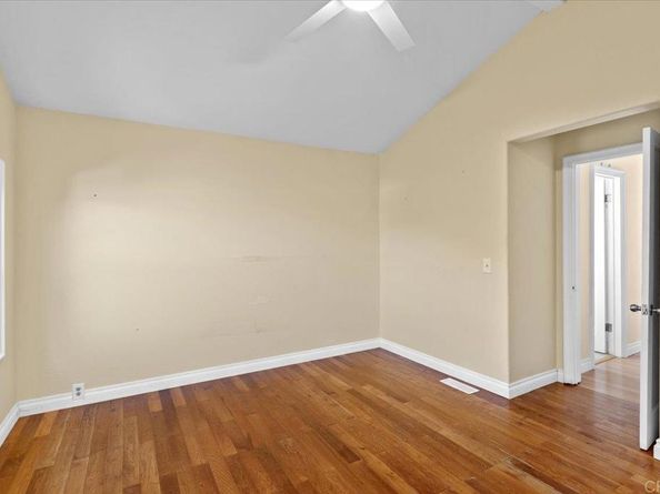 697 Ocean View Avenue, Encinitas CA 92024