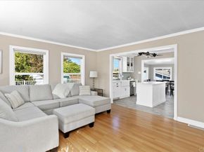 697 Ocean View Avenue, Encinitas CA 92024