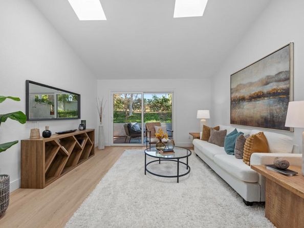 17823 Avenida Alozdra, San Diego CA 92128