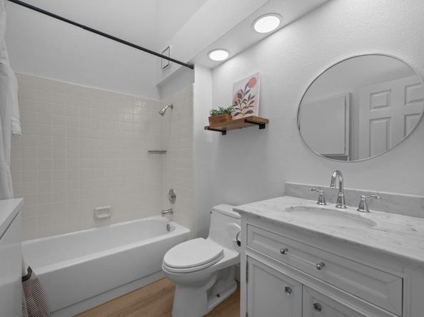 17823 Avenida Alozdra, San Diego CA 92128