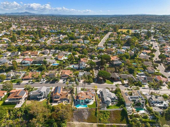 3010 Cadencia Street, Carlsbad CA 92009