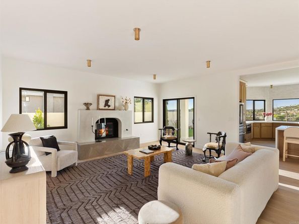 3010 Cadencia Street, Carlsbad CA 92009