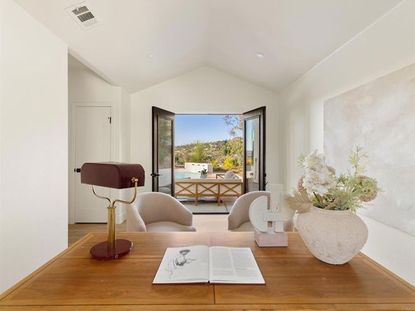 3010 Cadencia Street, Carlsbad CA 92009