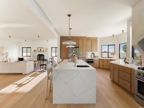 3010 Cadencia Street, Carlsbad CA 92009