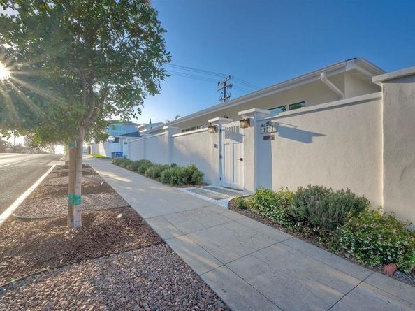 1221 4th St, Coronado CA 92118