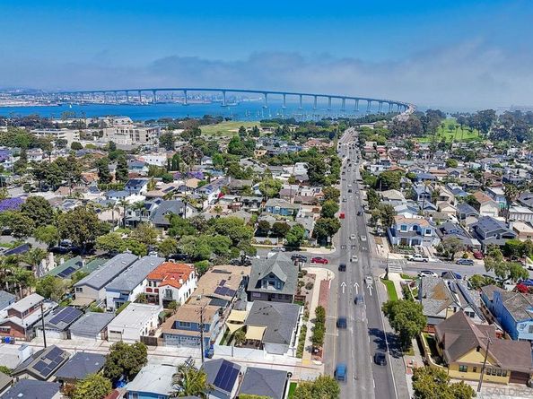 1221 4th St, Coronado CA 92118