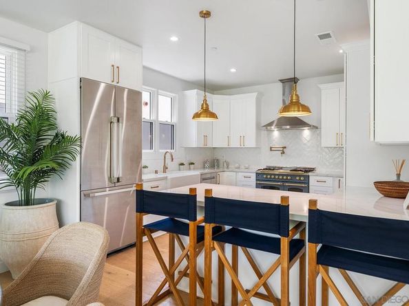 924 D Avenue, Coronado CA 92118