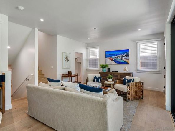 924 D Avenue, Coronado CA 92118