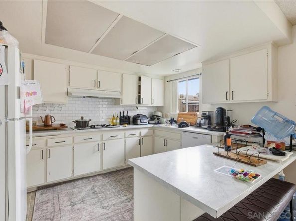 2139 Via Esmarca, Oceanside CA 92054