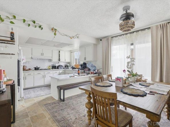 2139 Via Esmarca, Oceanside CA 92054