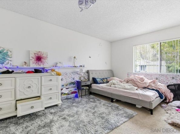 2139 Via Esmarca, Oceanside CA 92054
