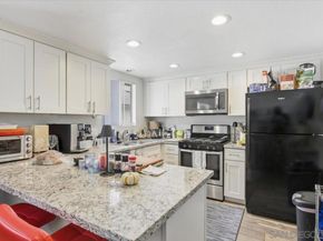 2139 Via Esmarca, Oceanside CA 92054