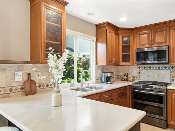 10462 Rancho Carmel Dr, San Diego CA 92128