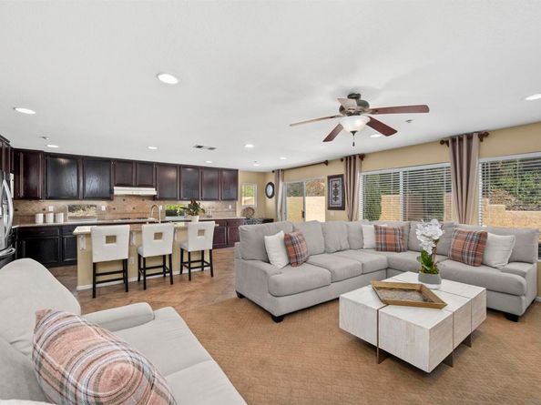 10145 Challenger Ct, Spring Valley CA 91978