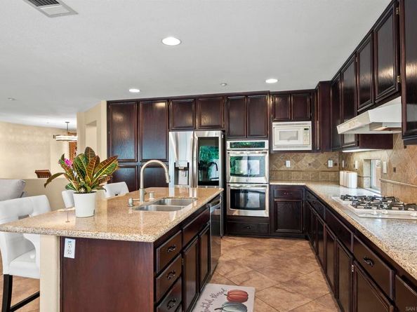 10145 Challenger Ct, Spring Valley CA 91978