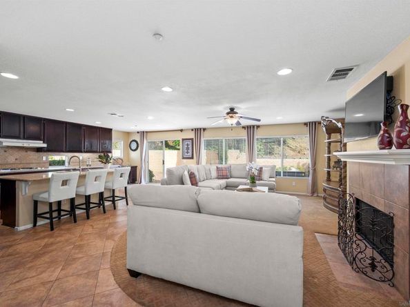 10145 Challenger Ct, Spring Valley CA 91978