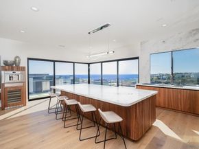 1542 Copa De Oro Dr, La Jolla CA 92037