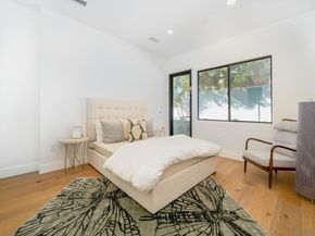 1542 Copa De Oro Dr, La Jolla CA 92037