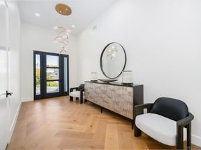 1542 Copa De Oro Dr, La Jolla CA 92037