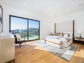 1542 Copa De Oro Dr, La Jolla CA 92037