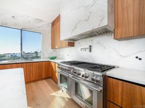 1542 Copa De Oro Dr, La Jolla CA 92037