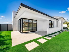 1542 Copa De Oro Dr, La Jolla CA 92037