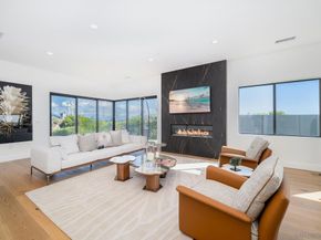 1542 Copa De Oro Dr, La Jolla CA 92037