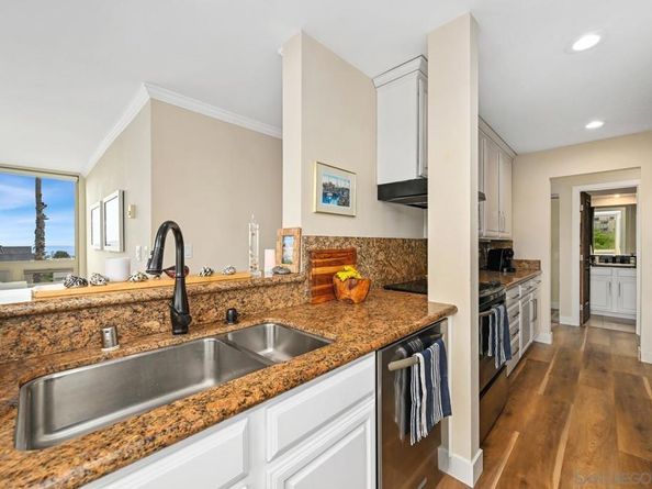935 Genter St 306, La Jolla CA 92037