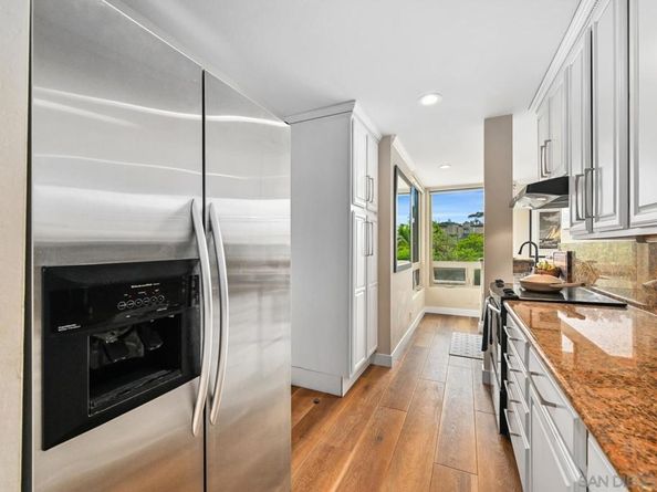 935 Genter St 306, La Jolla CA 92037