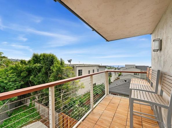 935 Genter St 306, La Jolla CA 92037