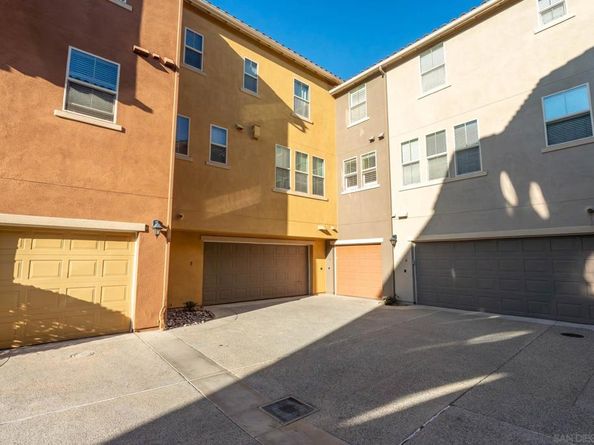 1883 Aquamarine Ct 7, Chula Vista CA 91913